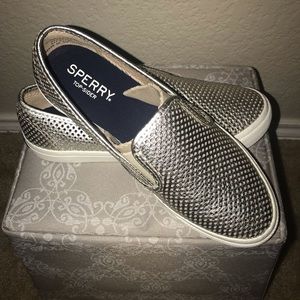 SPERRY SIZE 8.5 LEATHER SNEAKERS BRAND NEW!!!